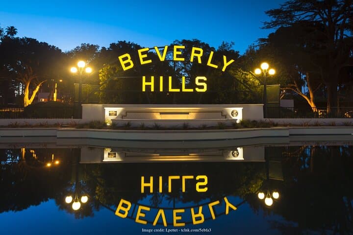 Private Beverly Hills & Rodeo Drive Walking Tour — 2-Hour Guided Stroll photo 3