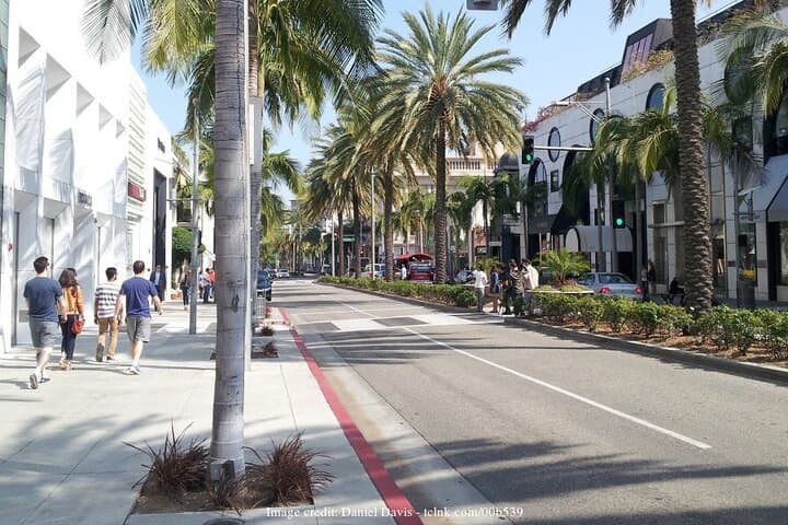 Private Beverly Hills & Rodeo Drive Walking Tour — 2-Hour Guided Stroll photo 6