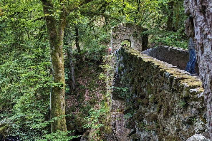 Glasgow Day Trip: Scone Palace, Hermitage Falls, Pitlochry & Tullibardine Whisky