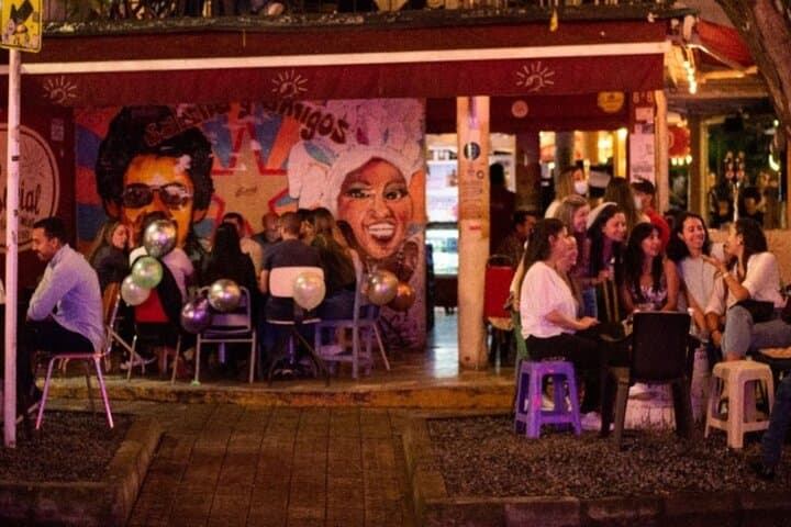 Comuna 13 Night Graffiti Tour by Metro Cable — Medellín After Dark photo 5