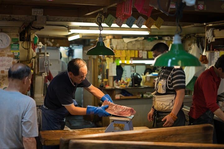 Private Tsukiji Walking Food Tour: 3-Hour Culinary Exploration in Tokyo photo 4