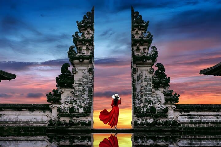 Bali Gate of Heaven VW Safari: Full-Day Lempuyang, Tirta Gangga & Virgin Beach Tour photo 2