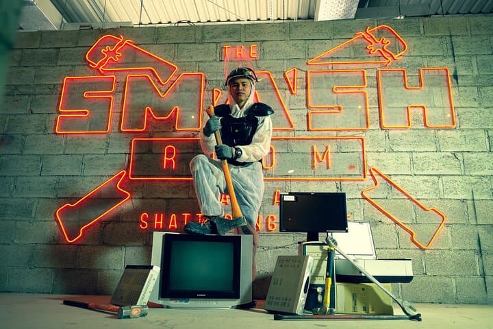 Smash Therapy in Dubai: Private Smash Room Experience with Transfer