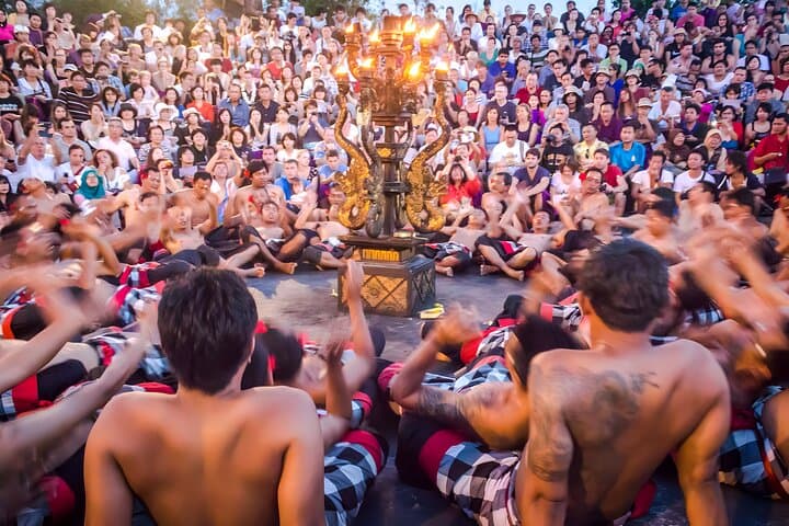 Ubud to Uluwatu Sunset Tour: Waterfall, Monkey Forest & Jimbaran Seafood Dinner photo 5