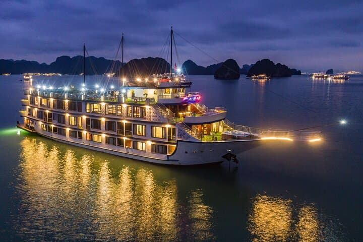Two-Day Halong Bay Cruise: Kayaking, Island Hops & Sunset Parties