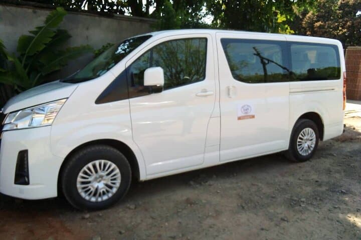 Livingstone Airport Transfers to Victoria Falls & Kasane — Reliable Private Shuttles