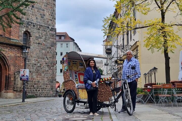 Romantic Berlin Rickshaw Rickshaw & Photo Tour from Brandenburg Gate