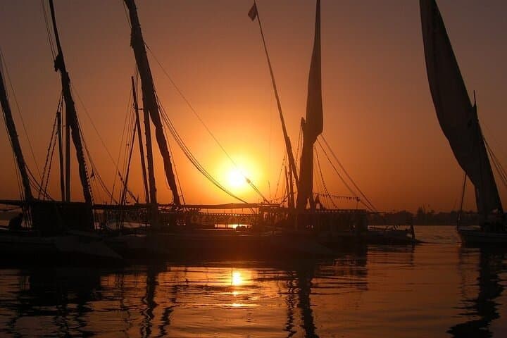 Layover Cairo By Night: Nile Walks, Bazaars & Shisha photo 6