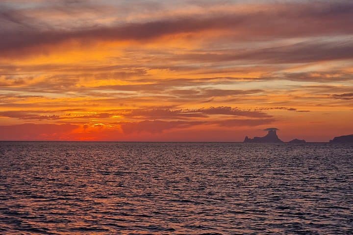 Sunset Sail from Cala Jondal to Es Vedra — Ibiza Sunset Boat Trip photo 4