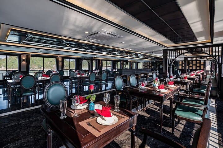 Rita Cruise: 2-Day Luxury Halong & Lan Ha Bay Cruise with Pool and Kayaking photo 5