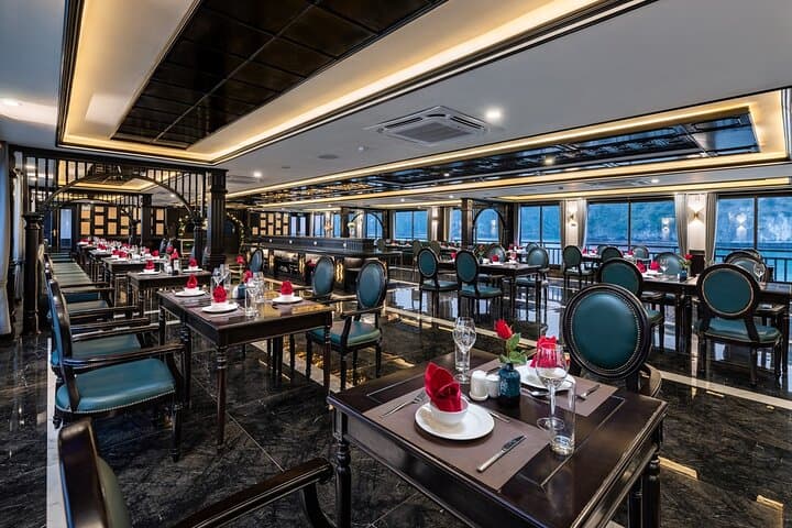 Rita Cruise: 2-Day Luxury Halong & Lan Ha Bay Cruise with Pool and Kayaking photo 4