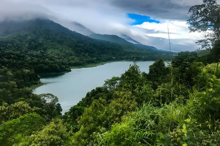 Highlands to Sea: Private Full-Day Bedugul, Jatiluwih & Tanah Lot Tour photo 4