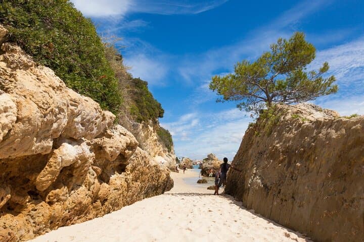 Private Day Trip to Arrábida, Sesimbra & Setúbal from Lisbon: Beaches, Wine & Coastal Views photo 3