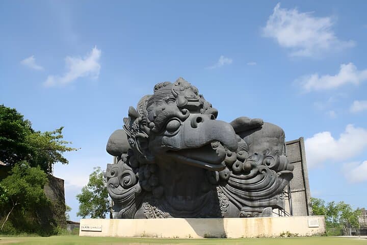 Uluwatu VW Safari: Full-Day Classic Car Tour to Uluwatu Temple, GWK & Padang Padang photo 4