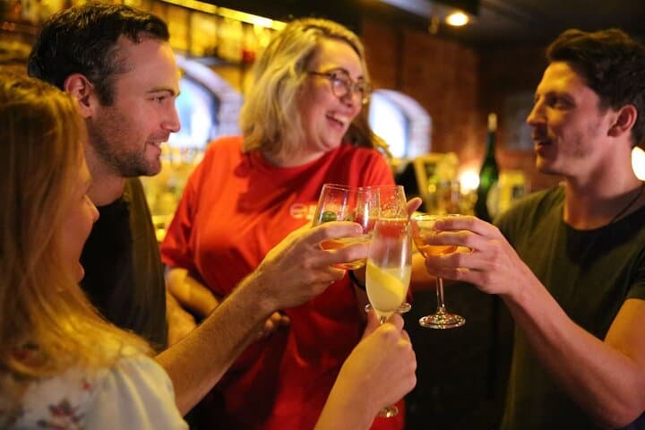 fremont-private-cocktail-walking-tour-craft-spirits-street-art-seattle