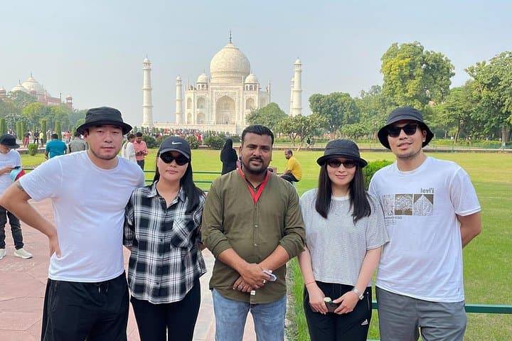 Sunrise at the Taj Mahal: Private Luxury Car Tour from Delhi photo 2