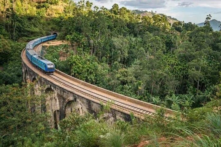 Private Transfer Colombo Airport (CMB) to Ella — Door-to-Door Car Service