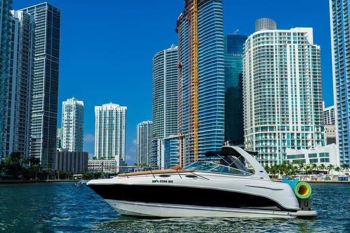 Private Miami Boat Cruise: Bayside, Star Island & Millionaire’s Row Views photo 2