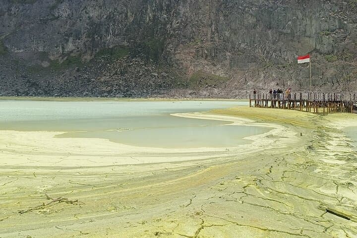 4-Day Jakarta to Green Canyon, Pangandaran & Tangkuban Perahu Volcano Private Guided Tour photo 2