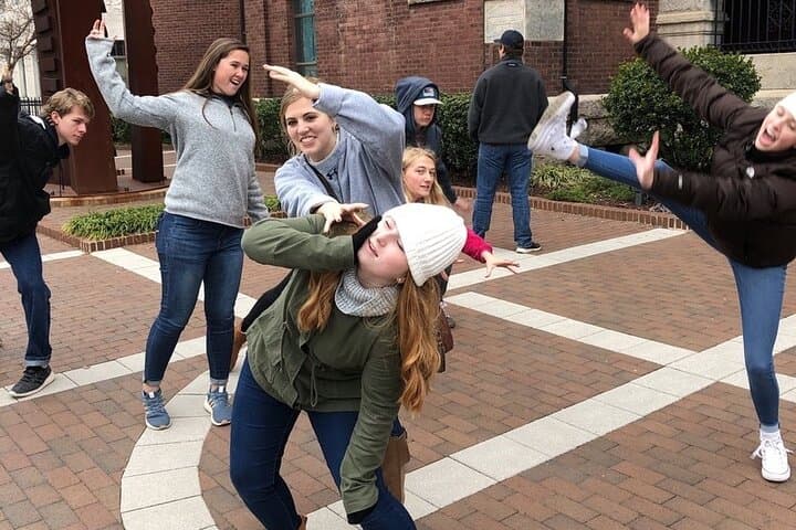 Zombie Scavengers St. Catharines: Urban Survival Scavenger Hunt