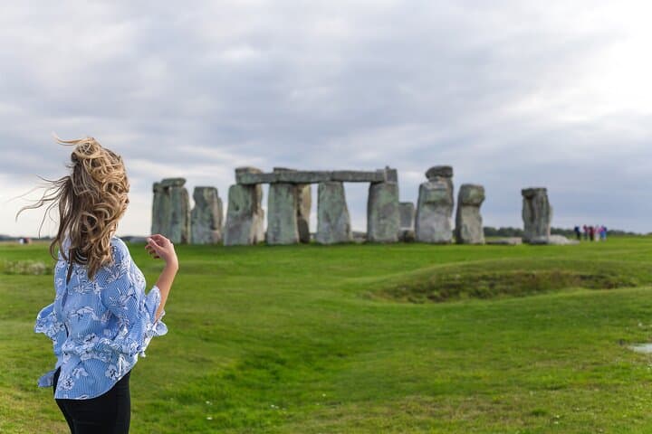 Heritage and Majesty: Full-Day Private Tour from Southampton to Stonehenge, Windsor & London