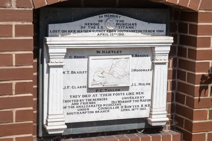 Private Titanic Heritage Walking Tour in Southampton — 2-Hour Guided Walk photo 2