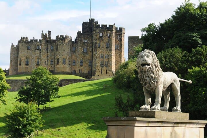 Unique Heritage Newcastle: Private Walking Tour from Grey's Monument to Newcastle Castle photo 3