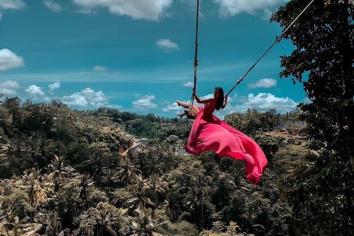 Bali Swing and Tanah Lot Sunset Private Tour — Ubud Swing, Taman Ayun & Monkey Forest photo 1