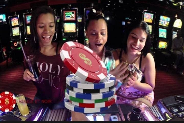 Las Vegas Casino Experience in St Maarten — Rouge Et Noir Casino Cruise Tour photo 4