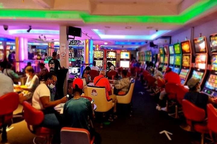 Las Vegas Casino Experience in St Maarten — Rouge Et Noir Casino Cruise Tour photo 3