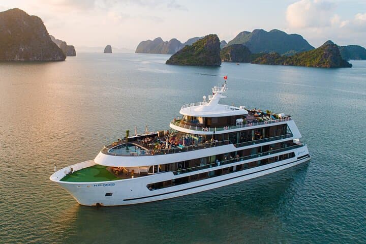 Luxury 3-Day Halong & Lan Ha Bay Cruise aboard Stellar of the Seas