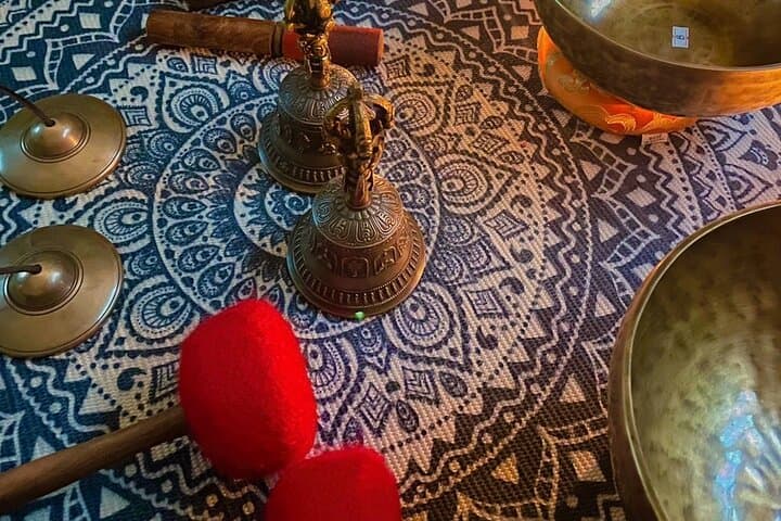 Himalayan Singing Bowl Reiki Healing in Ho Chi Minh City with Jan Ming photo 3