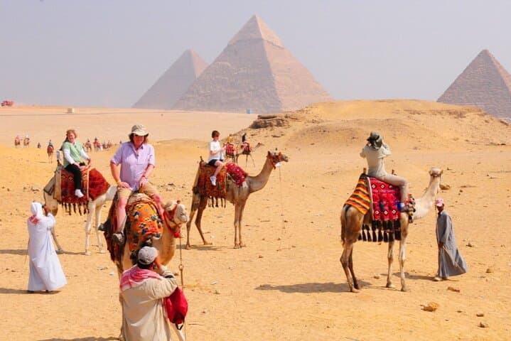 Giza Pyramids & Cairo Day Tour by Bus from Sharm El Sheikh — Pyramids, Sphinx & Egyptian Museum