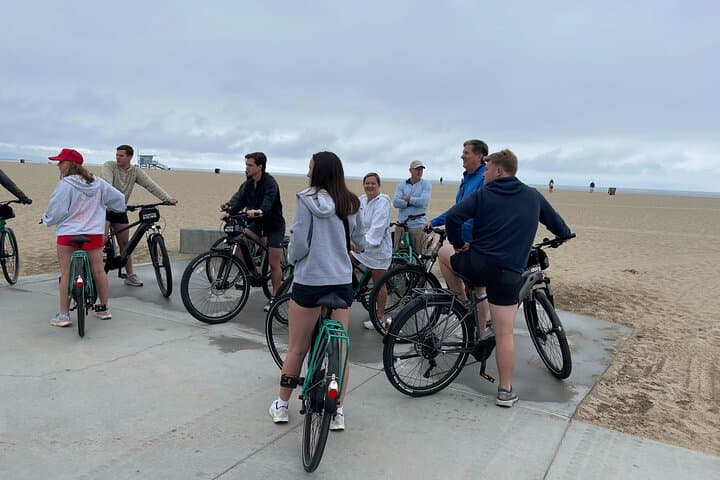 Santa Monica Electric Bike Rentals: Pier-to-Venice Beach Electric Ride photo 2