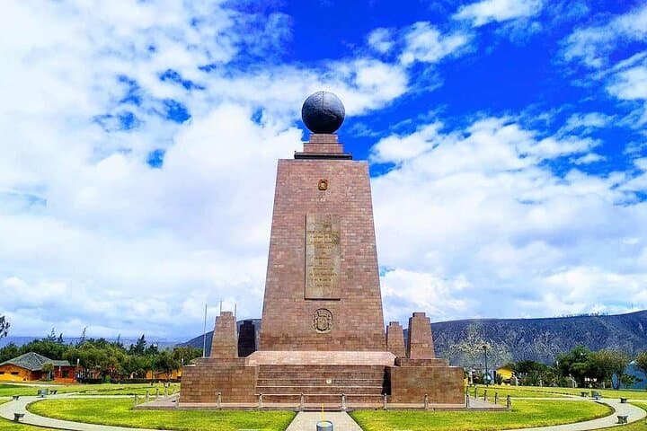 8 Days in Ecuador: Quito, Cotopaxi, Quilotoa & Mindo Adventure photo 2