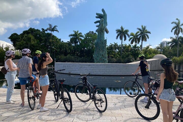 Miami Beach 2-Hour Electric Bike Tour — Ocean Drive, Art Deco & South Pointe photo 3