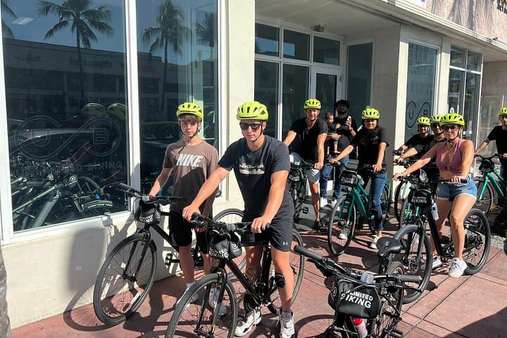 Private Miami Beach Bike Tour: South Beach Art Deco & Oceanfront Ride photo 4