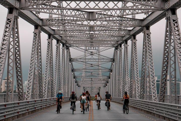 Florianópolis Private Bike Tour: 22 km Guided Ride Through Island History photo 2
