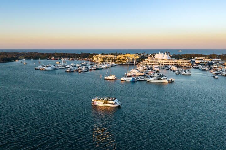 Gold Coast Dinner Buffet Sightseeing Cruise on the Broadwater photo 2