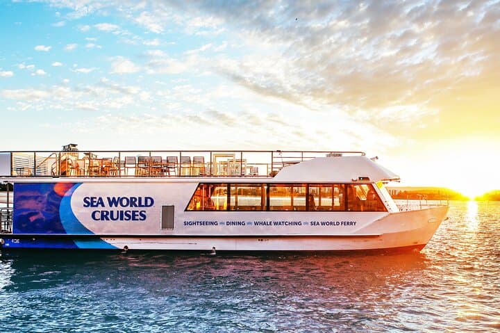Gold Coast Dinner Buffet Sightseeing Cruise on the Broadwater photo 6