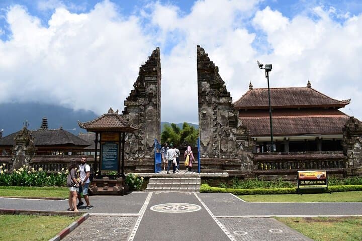 Banyumala Waterfall and Bedugul Highlands Tour — Twin Lakes, Temple & Trek photo 3