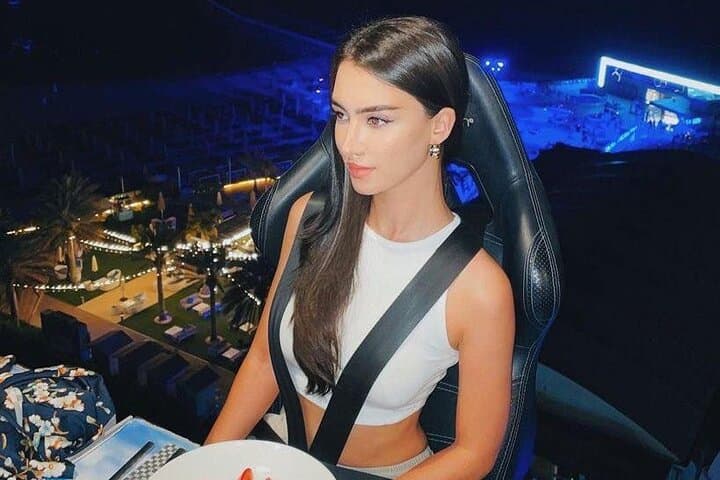 Dinner in the Sky & Miracle Garden Dubai: Sky Dining with Private Transfer photo 3