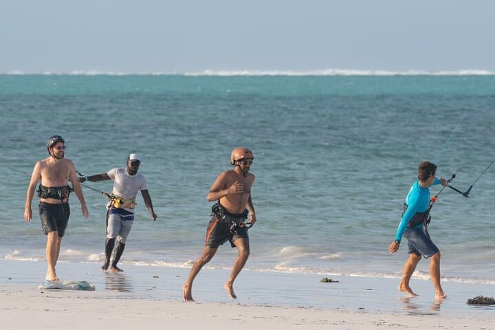 Private Kitesurfing Discovery in La Ventana — 3.5-Hour Beginner Lesson