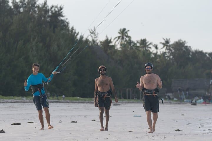 Private Kitesurfing Discovery in La Ventana — 3.5-Hour Beginner Lesson photo 3