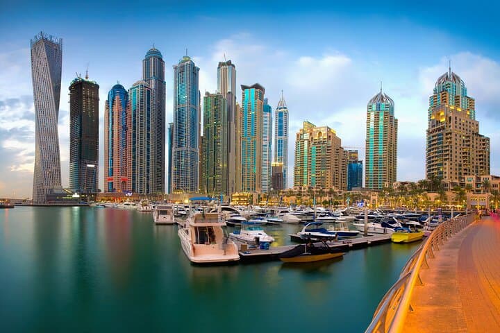 Dubai Marina Dinner Cruise: Skyline Lights & Dhow Elegance photo 4
