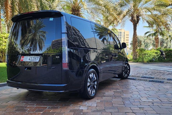 5-Hour Private Chauffeured Tour of Abu Dhabi in a Hyundai Staria photo 2