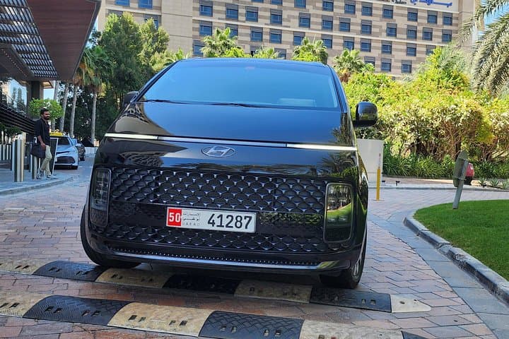 5-Hour Private Chauffeured Tour of Abu Dhabi in a Hyundai Staria photo 1