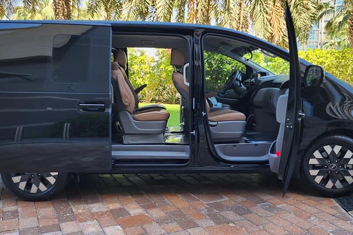 5-Hour Private Chauffeured Tour of Abu Dhabi in a Hyundai Staria photo 3