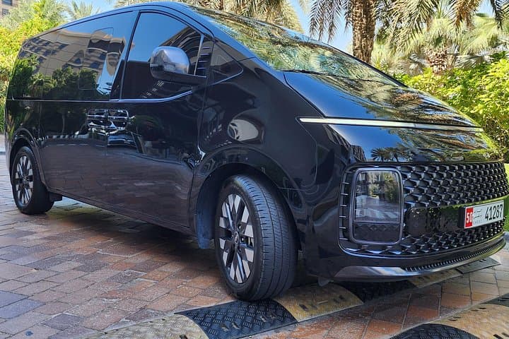 5-Hour Private Chauffeured Tour of Abu Dhabi in a Hyundai Staria photo 4