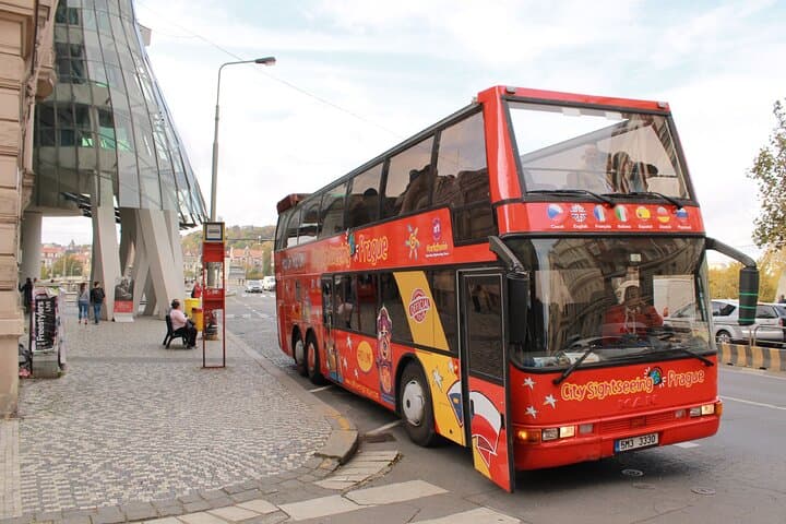 Hop-On Hop-Off Prague: Castle Tour, River Cruise & HOHO Bus photo 4
